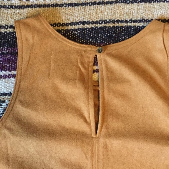 A beautiful light brown dress - Picture 3 of 4